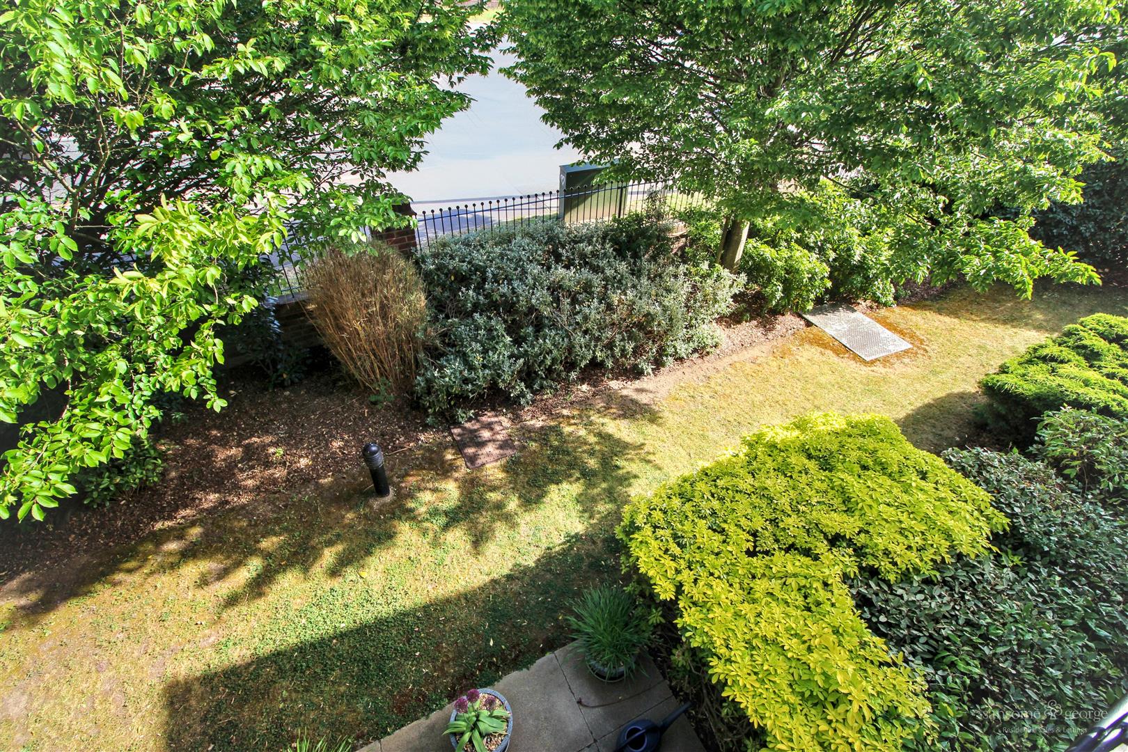 Bath Road, Calcot, Reading